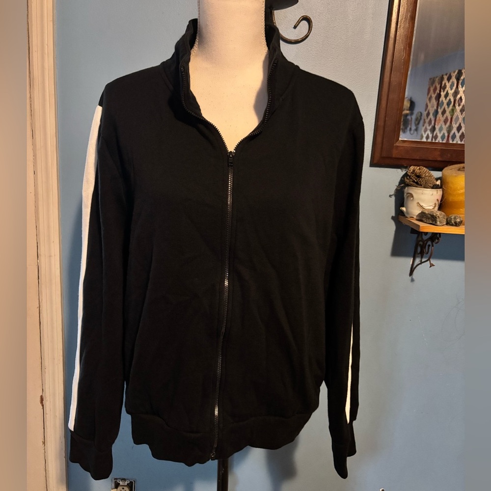 Colsie, Women’s, Black & White, Sweatshirt